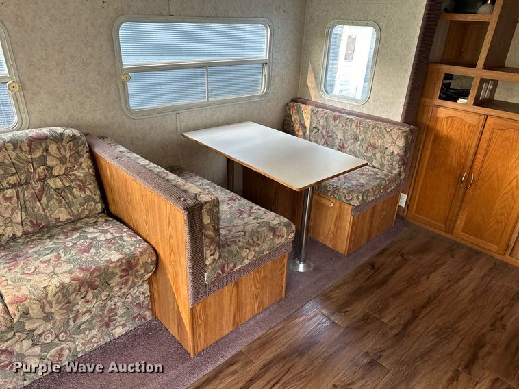 image for item ER8037 2002 Forest River Wildwood LE camper