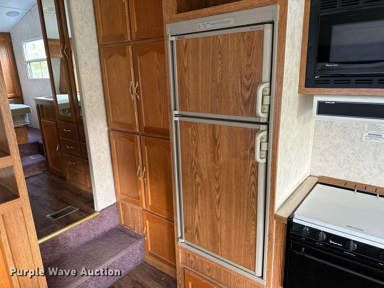 image for item ER8037 2002 Forest River Wildwood LE camper