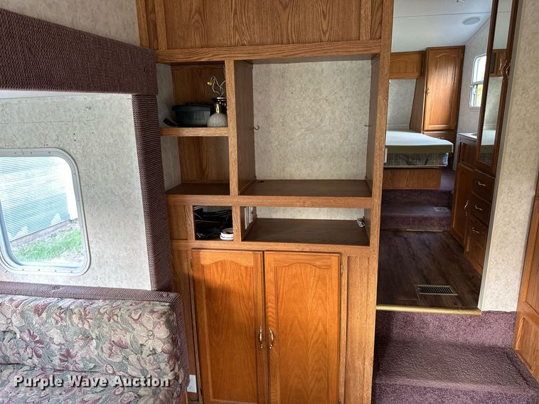 image for item ER8037 2002 Forest River Wildwood LE camper