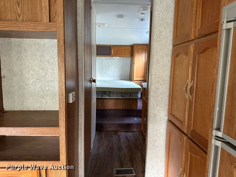 image for item ER8037 2002 Forest River Wildwood LE camper