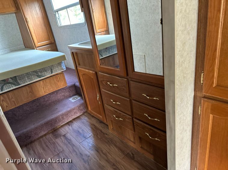 image for item ER8037 2002 Forest River Wildwood LE camper