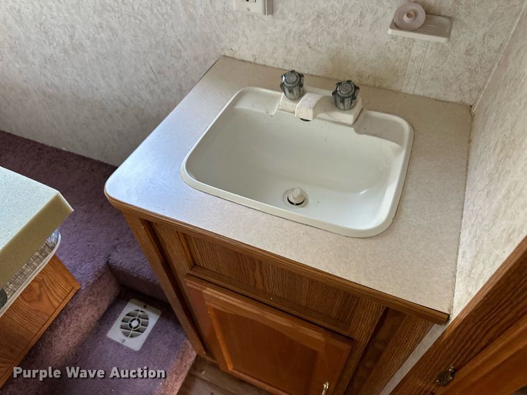 image for item ER8037 2002 Forest River Wildwood LE camper