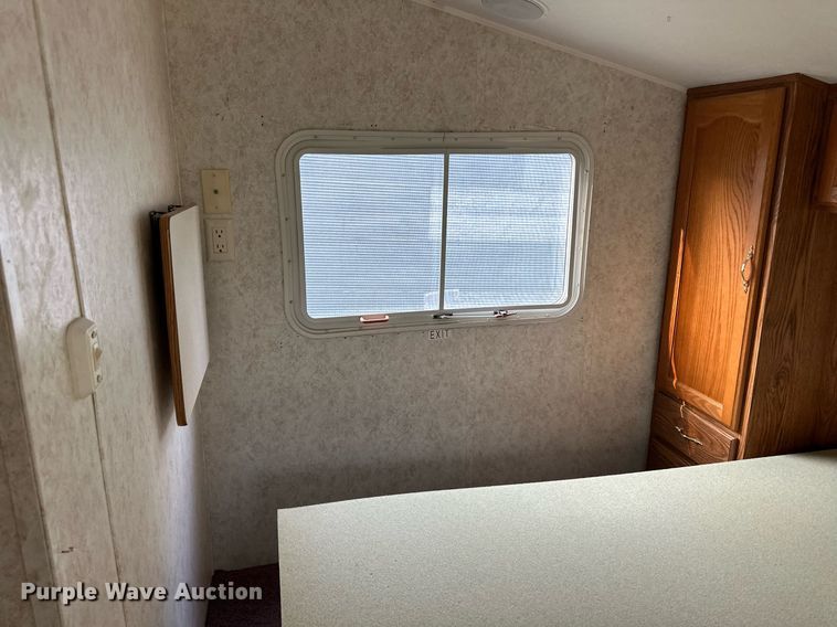 image for item ER8037 2002 Forest River Wildwood LE camper