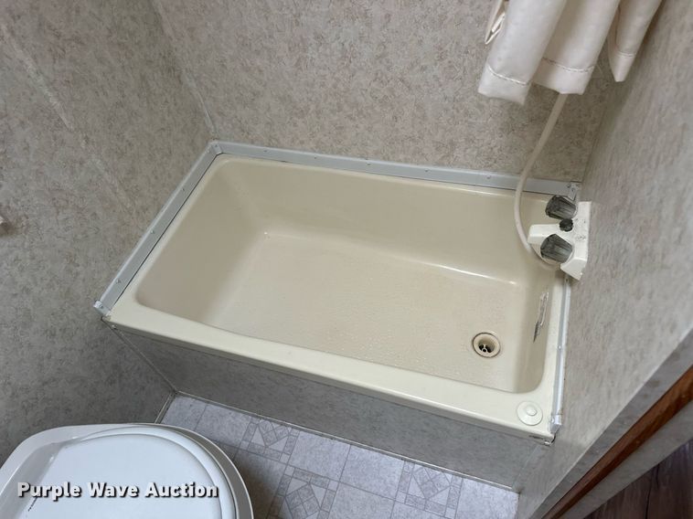 image for item ER8037 2002 Forest River Wildwood LE camper