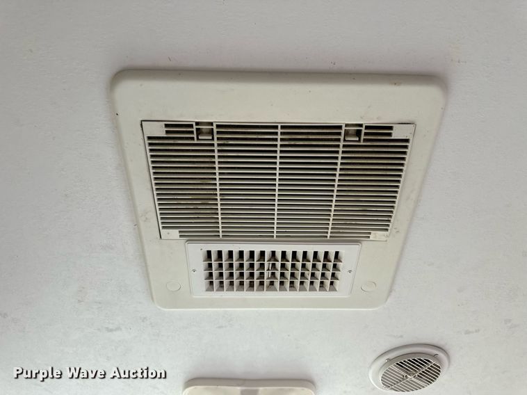 image for item ER8037 2002 Forest River Wildwood LE camper