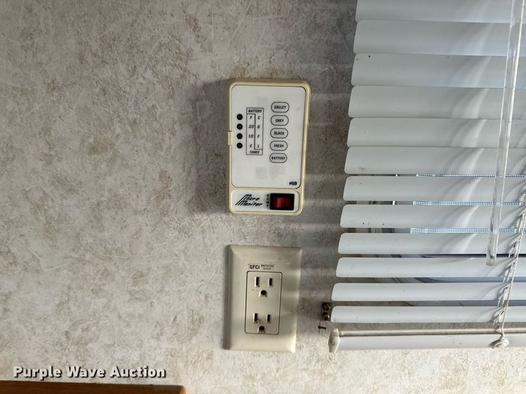 image for item ER8037 2002 Forest River Wildwood LE camper