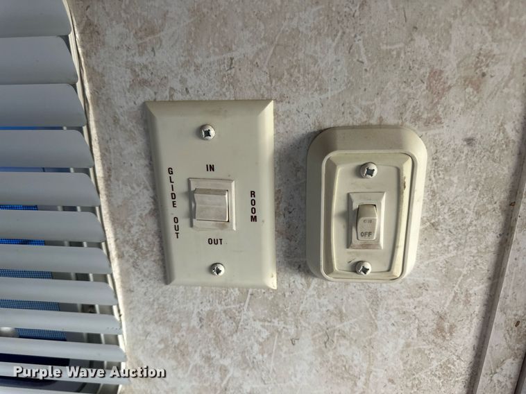 image for item ER8037 2002 Forest River Wildwood LE camper