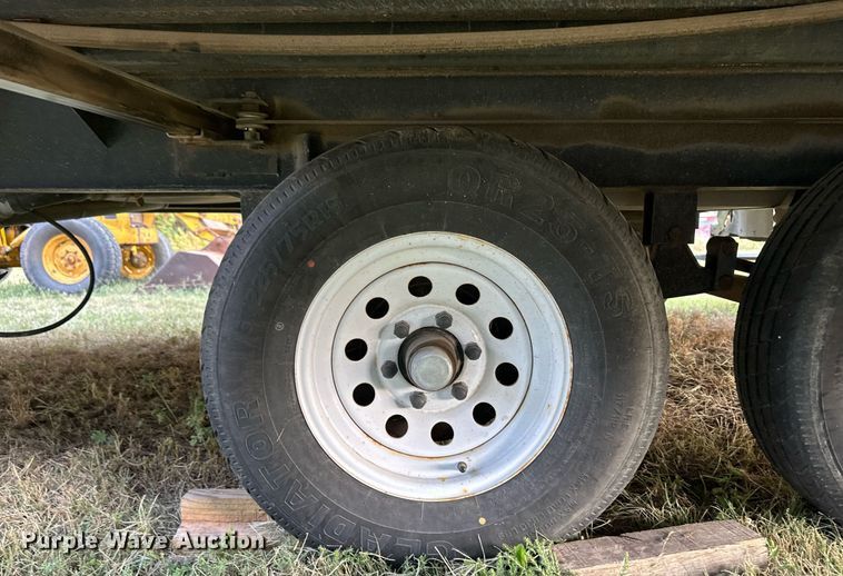 image for item ER8037 2002 Forest River Wildwood LE camper