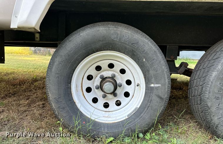 image for item ER8037 2002 Forest River Wildwood LE camper