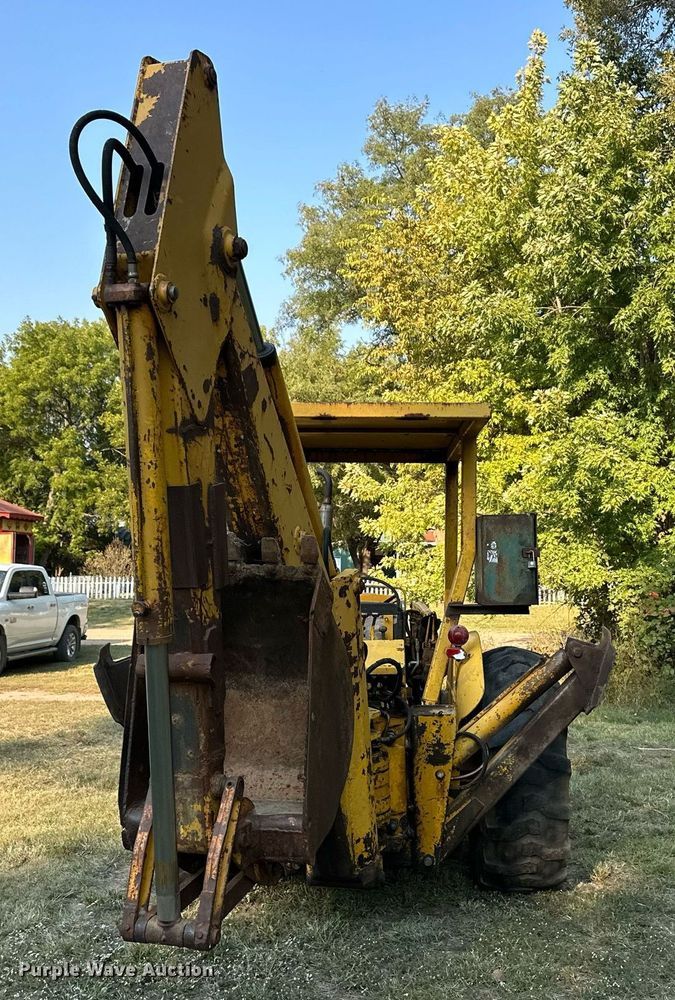 image for item ER8038 1971 Massey Ferguson MF54 backhoe