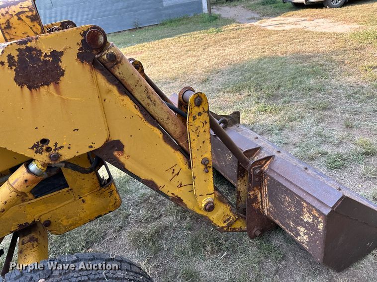 image for item ER8038 1971 Massey Ferguson MF54 backhoe