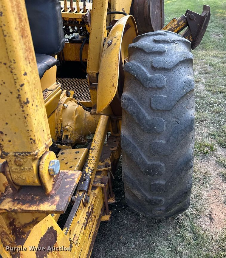 image for item ER8038 1971 Massey Ferguson MF54 backhoe