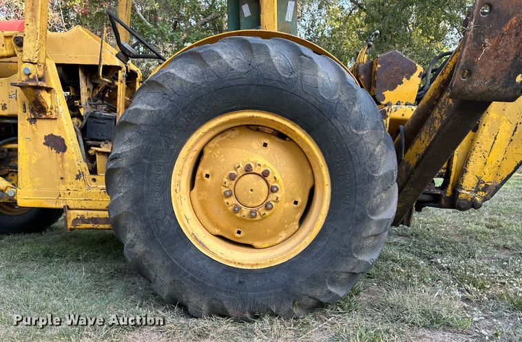 image for item ER8038 1971 Massey Ferguson MF54 backhoe