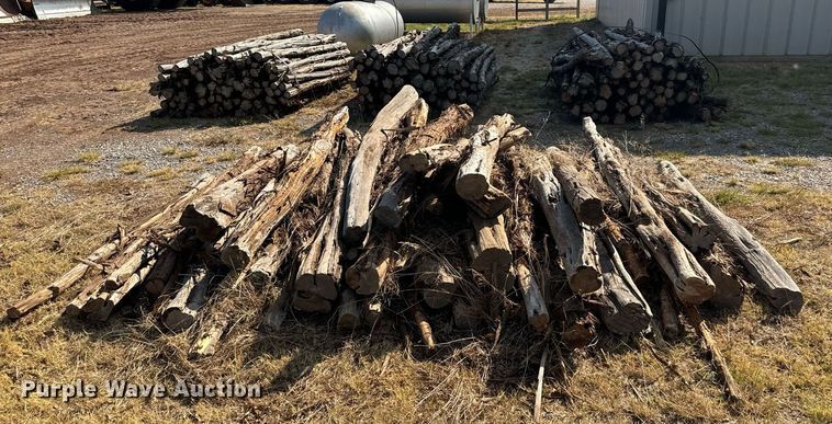 image for item IE9113 Livestock feed and water troughs