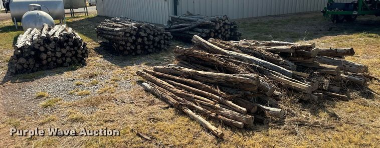 image for item IE9113 Livestock feed and water troughs