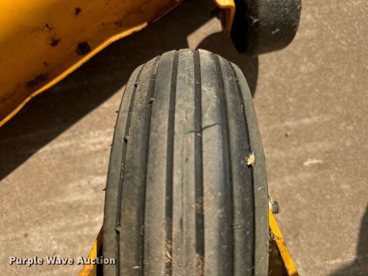 image for item IE9114 Lawn and garden equipment