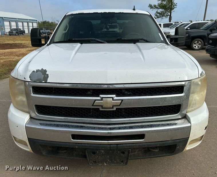 image for item IE9128 2011 Chevrolet  Silverado 1500 Crew Cab pickup truck