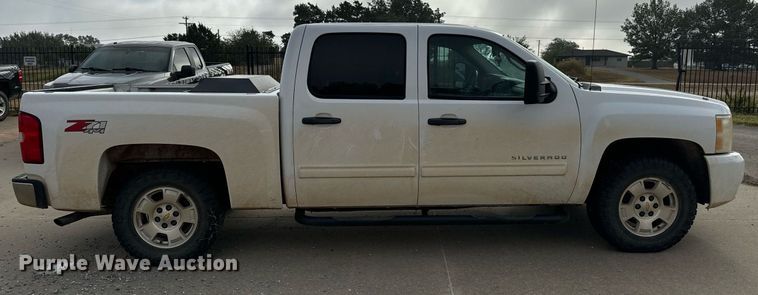 image for item IE9128 2011 Chevrolet  Silverado 1500 Crew Cab pickup truck
