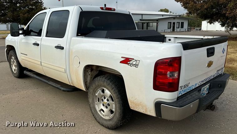 image for item IE9128 2011 Chevrolet  Silverado 1500 Crew Cab pickup truck