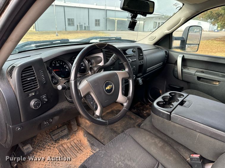 image for item IE9128 2011 Chevrolet  Silverado 1500 Crew Cab pickup truck