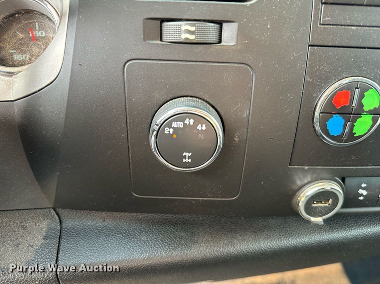 image for item IE9128 2011 Chevrolet  Silverado 1500 Crew Cab pickup truck