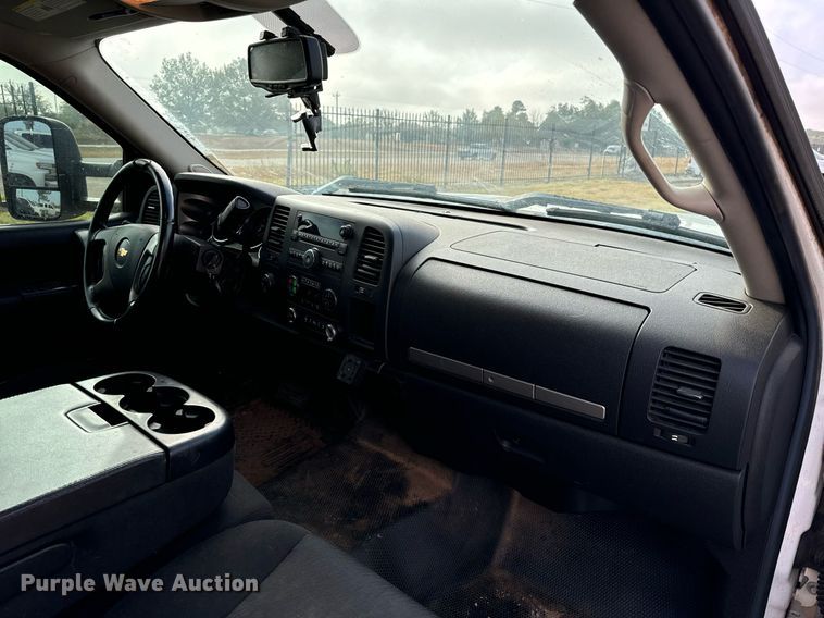 image for item IE9128 2011 Chevrolet  Silverado 1500 Crew Cab pickup truck