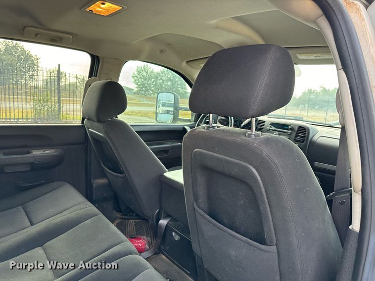 image for item IE9128 2011 Chevrolet  Silverado 1500 Crew Cab pickup truck