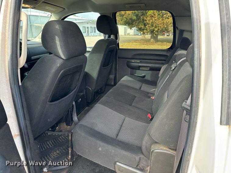 image for item IE9128 2011 Chevrolet  Silverado 1500 Crew Cab pickup truck