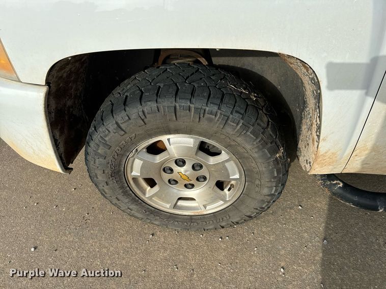 image for item IE9128 2011 Chevrolet  Silverado 1500 Crew Cab pickup truck