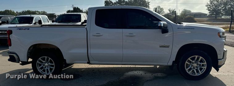 image for item IE9129 2019 Chevrolet  Silverado 1500 Double Cab pickup truck