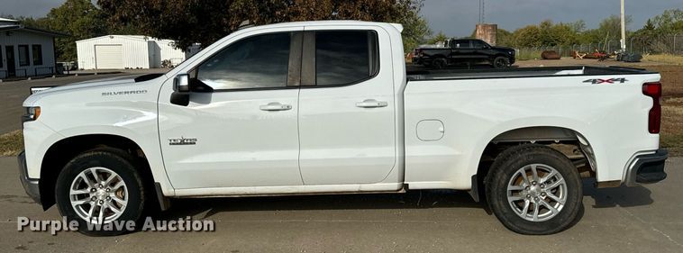 image for item IE9129 2019 Chevrolet  Silverado 1500 Double Cab pickup truck