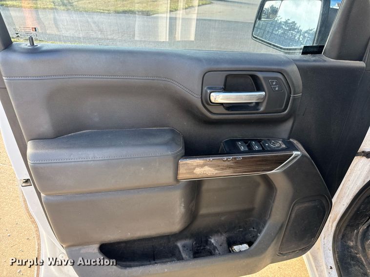 image for item IE9129 2019 Chevrolet  Silverado 1500 Double Cab pickup truck