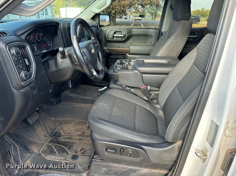 image for item IE9129 2019 Chevrolet  Silverado 1500 Double Cab pickup truck