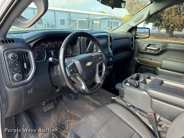 image for item IE9129 2019 Chevrolet  Silverado 1500 Double Cab pickup truck