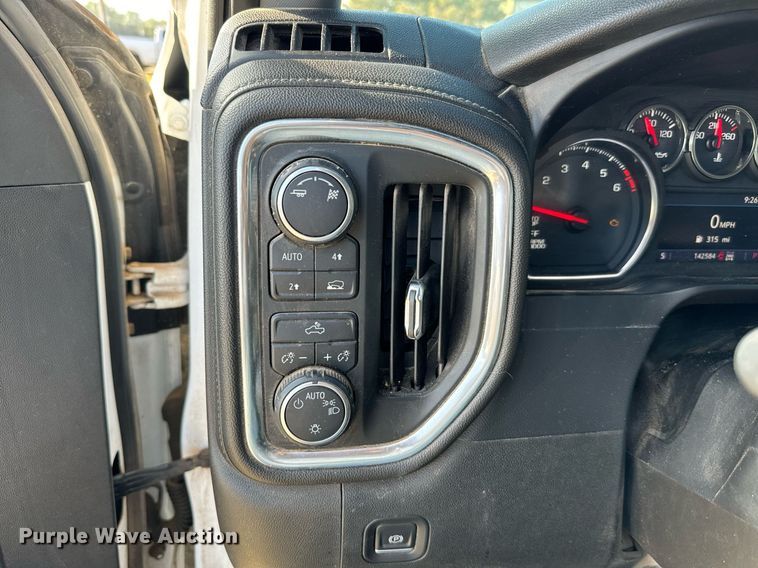 image for item IE9129 2019 Chevrolet  Silverado 1500 Double Cab pickup truck