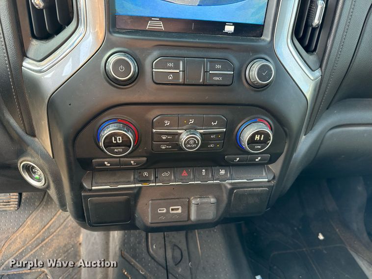 image for item IE9129 2019 Chevrolet  Silverado 1500 Double Cab pickup truck