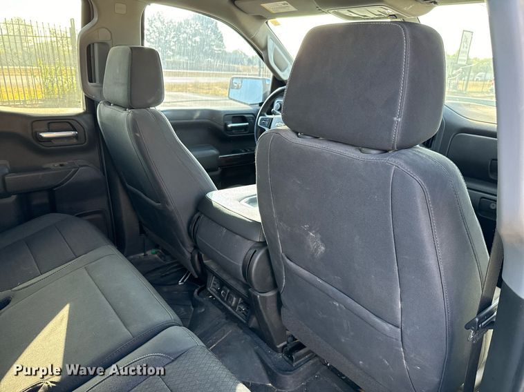 image for item IE9129 2019 Chevrolet  Silverado 1500 Double Cab pickup truck