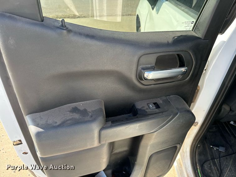 image for item IE9129 2019 Chevrolet  Silverado 1500 Double Cab pickup truck