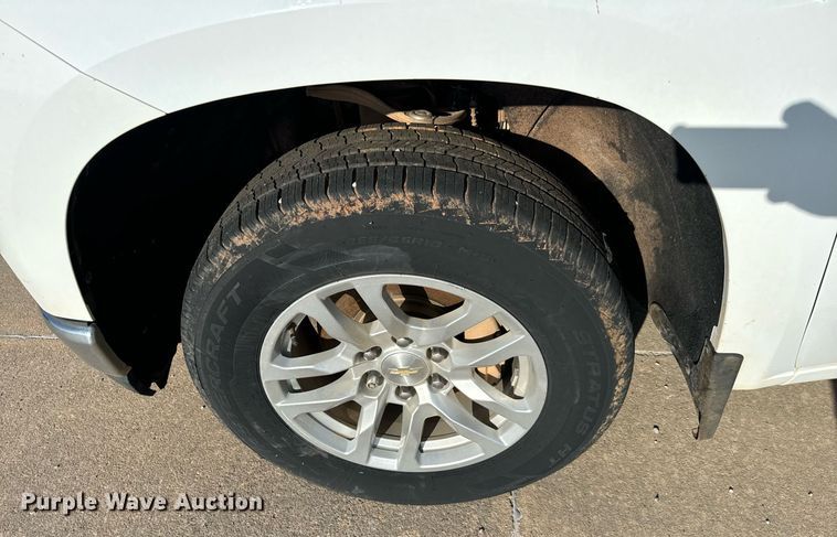 image for item IE9129 2019 Chevrolet  Silverado 1500 Double Cab pickup truck