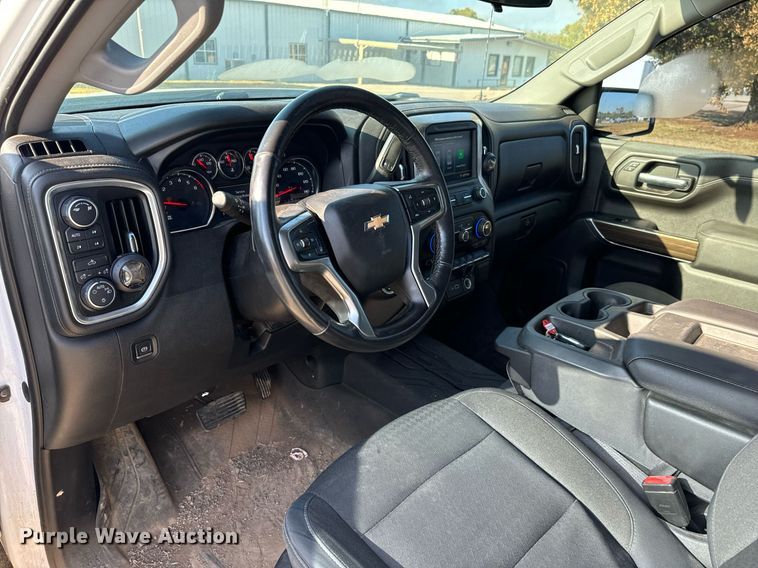 image for item IE9130 2019 Chevrolet Silverado 1500 Double Cab pickup truck