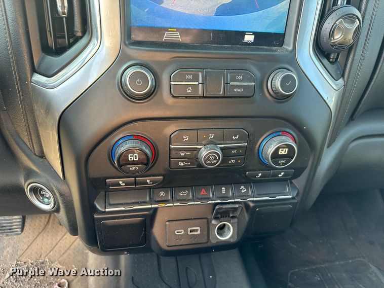 image for item IE9130 2019 Chevrolet Silverado 1500 Double Cab pickup truck