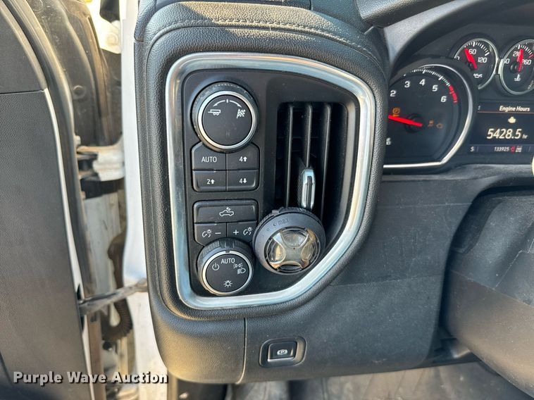 image for item IE9130 2019 Chevrolet Silverado 1500 Double Cab pickup truck