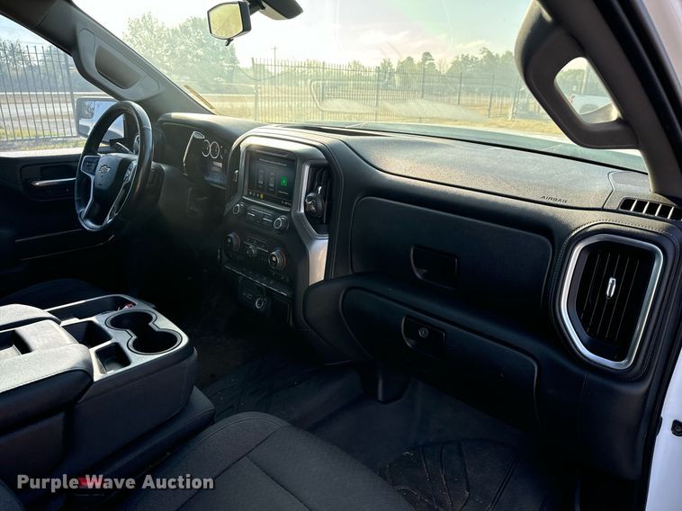 image for item IE9130 2019 Chevrolet Silverado 1500 Double Cab pickup truck