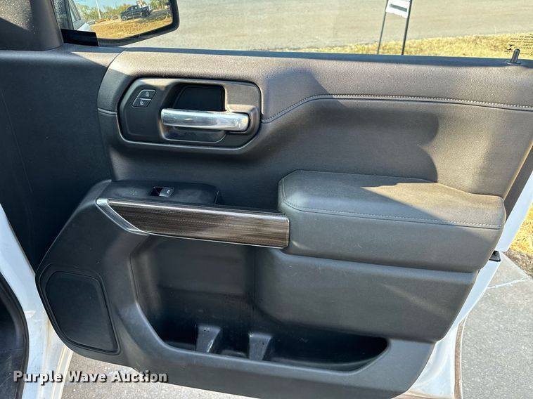 image for item IE9130 2019 Chevrolet Silverado 1500 Double Cab pickup truck