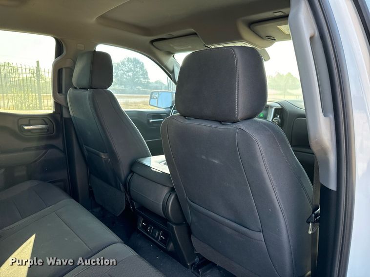 image for item IE9130 2019 Chevrolet Silverado 1500 Double Cab pickup truck