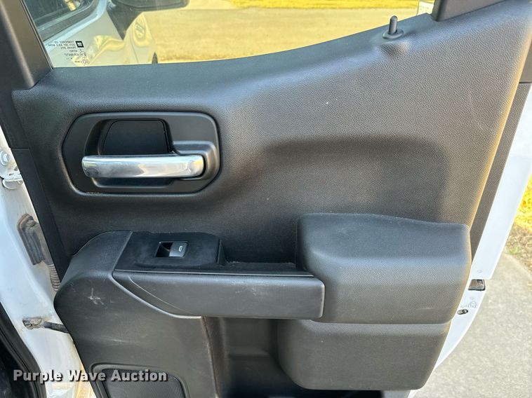 image for item IE9130 2019 Chevrolet Silverado 1500 Double Cab pickup truck