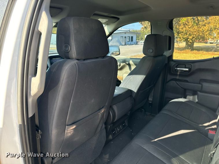 image for item IE9130 2019 Chevrolet Silverado 1500 Double Cab pickup truck