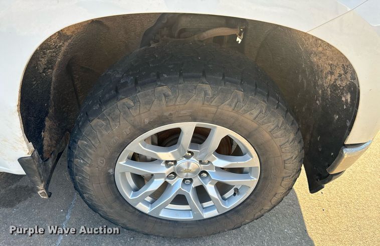 image for item IE9130 2019 Chevrolet Silverado 1500 Double Cab pickup truck