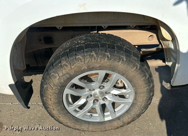 image for item IE9130 2019 Chevrolet Silverado 1500 Double Cab pickup truck