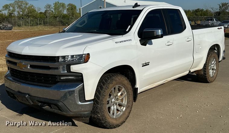 image for item IE9131 2019 Chevrolet  Silverado 1500 Double Cab pickup truck